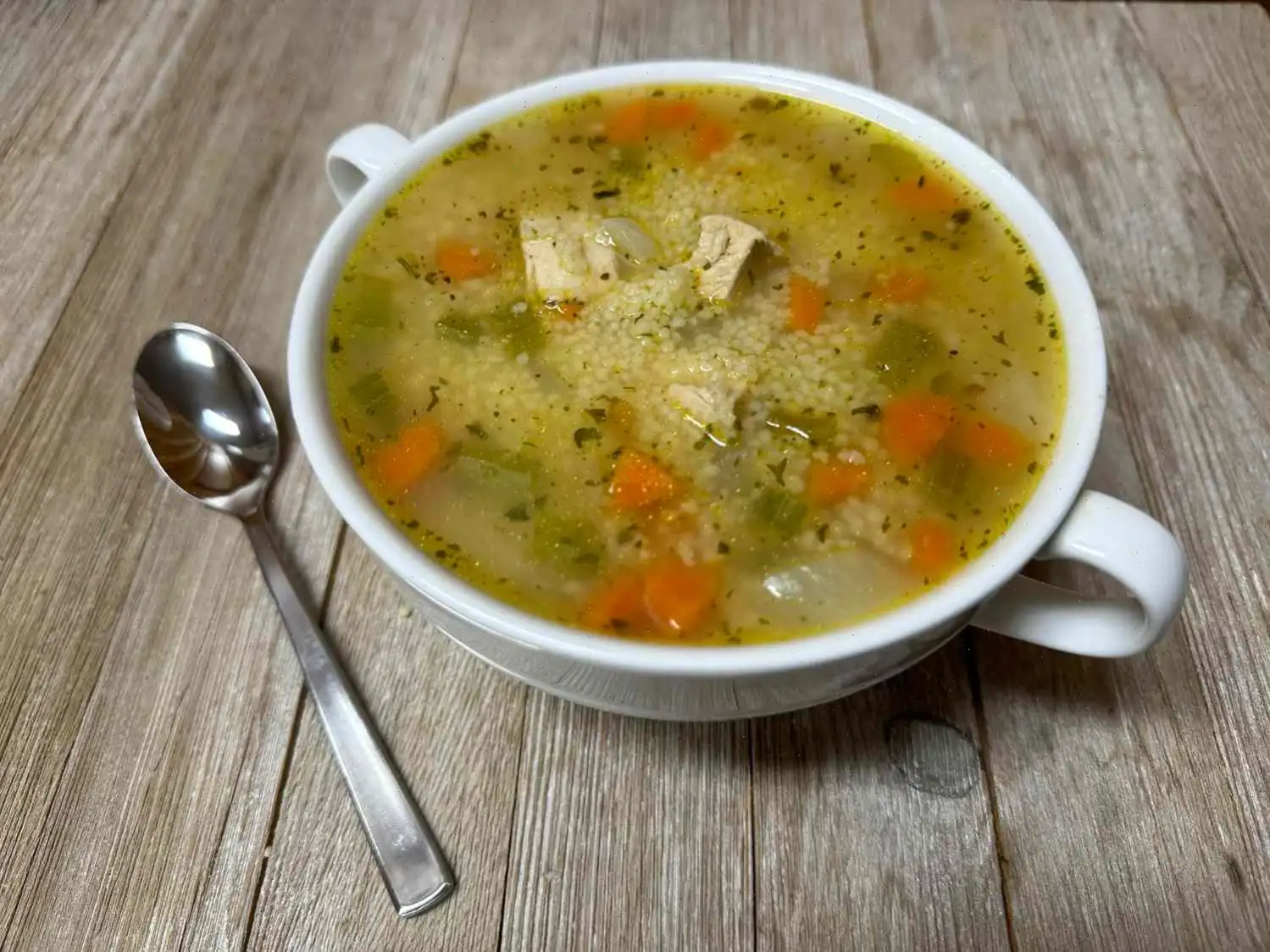 Receta de sopa de pollo con cuscús