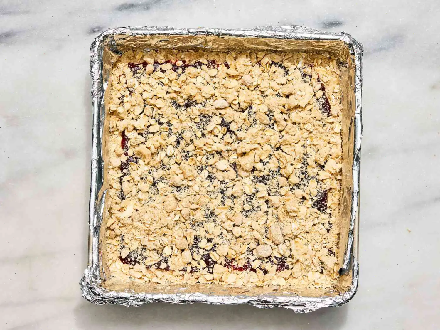 Delicious Raspberry Oatmeal Cookie Bars Recipe