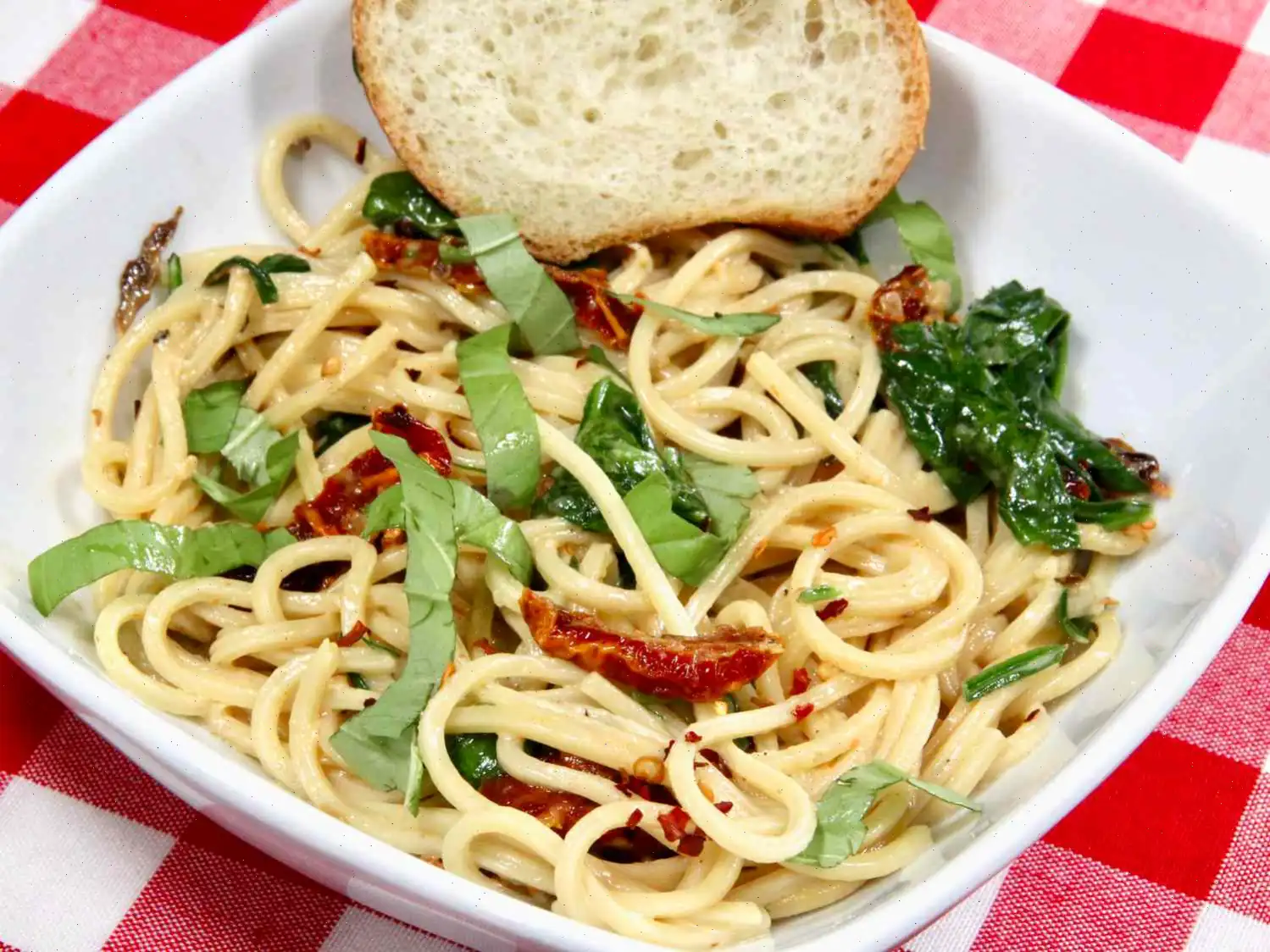 Creamy Sun-Dried Tomato and Spinach Pasta Recipe