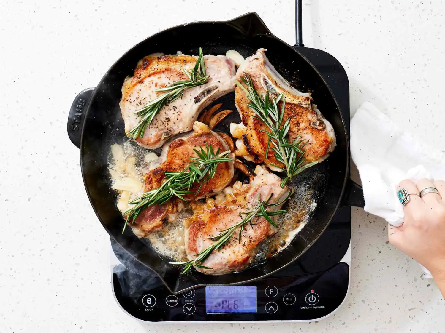 Cast Iron Pork Chops - The Secret to the Best Pork Chops Is Your Cast Iron Skillet