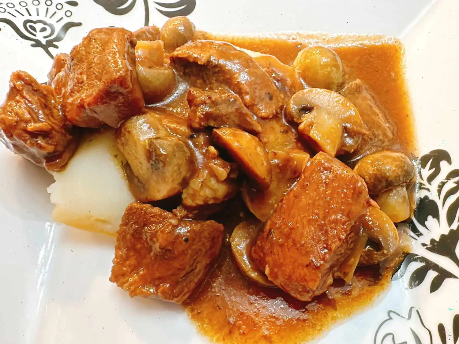 Slow Cooker Beef Tips with Mushroom Gravy Recipe