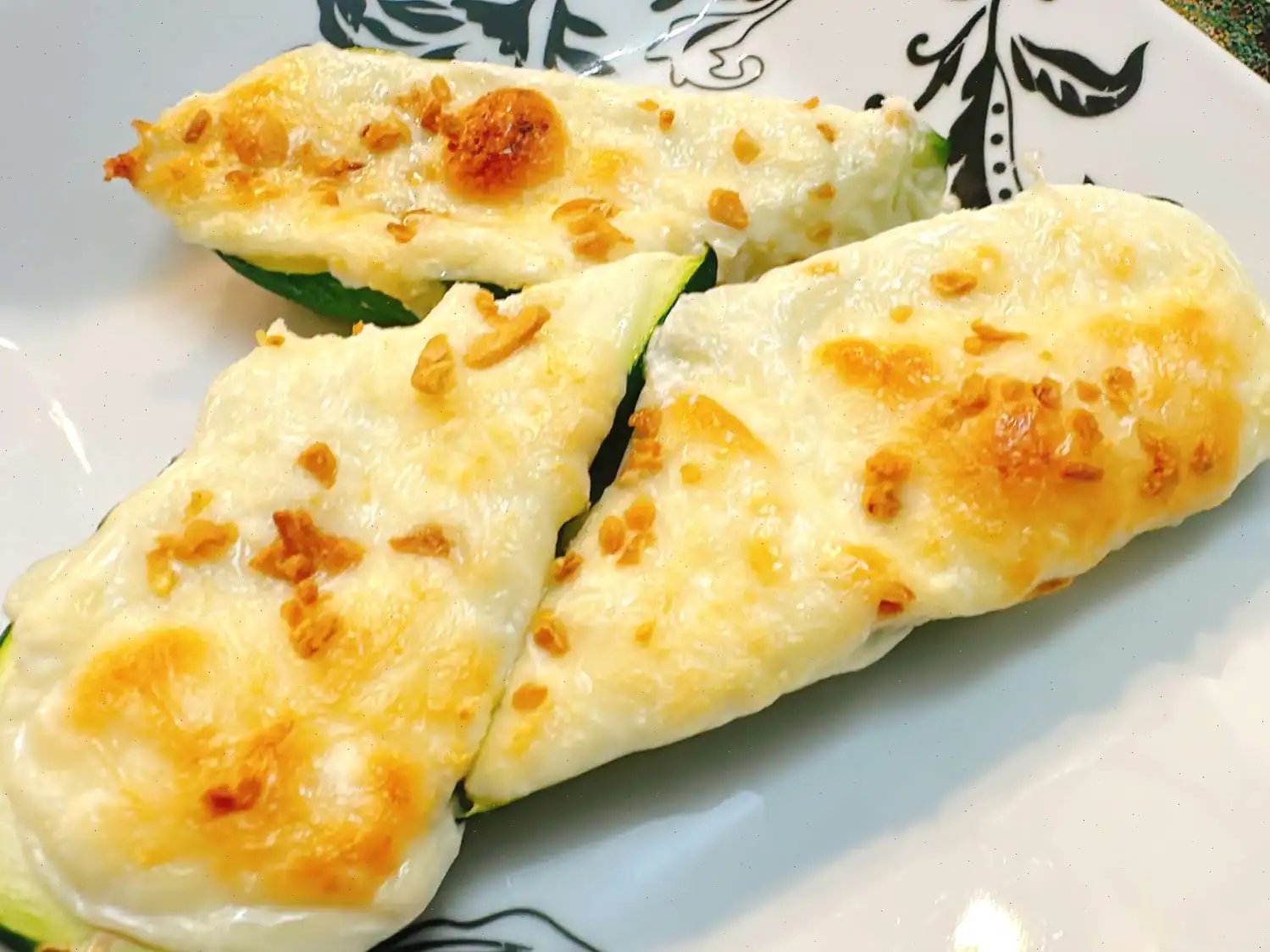 Cheesy Garlic Zucchini Steaks Recipe