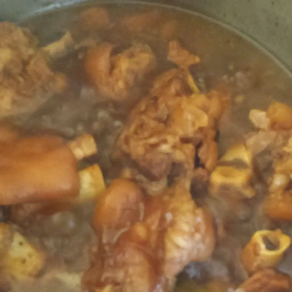 Paksiw na Pata (Pig's Feet Stew) Recipe