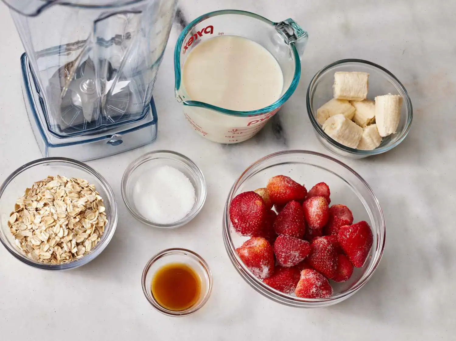 Strawberry Oatmeal Breakfast Smoothie Recipe