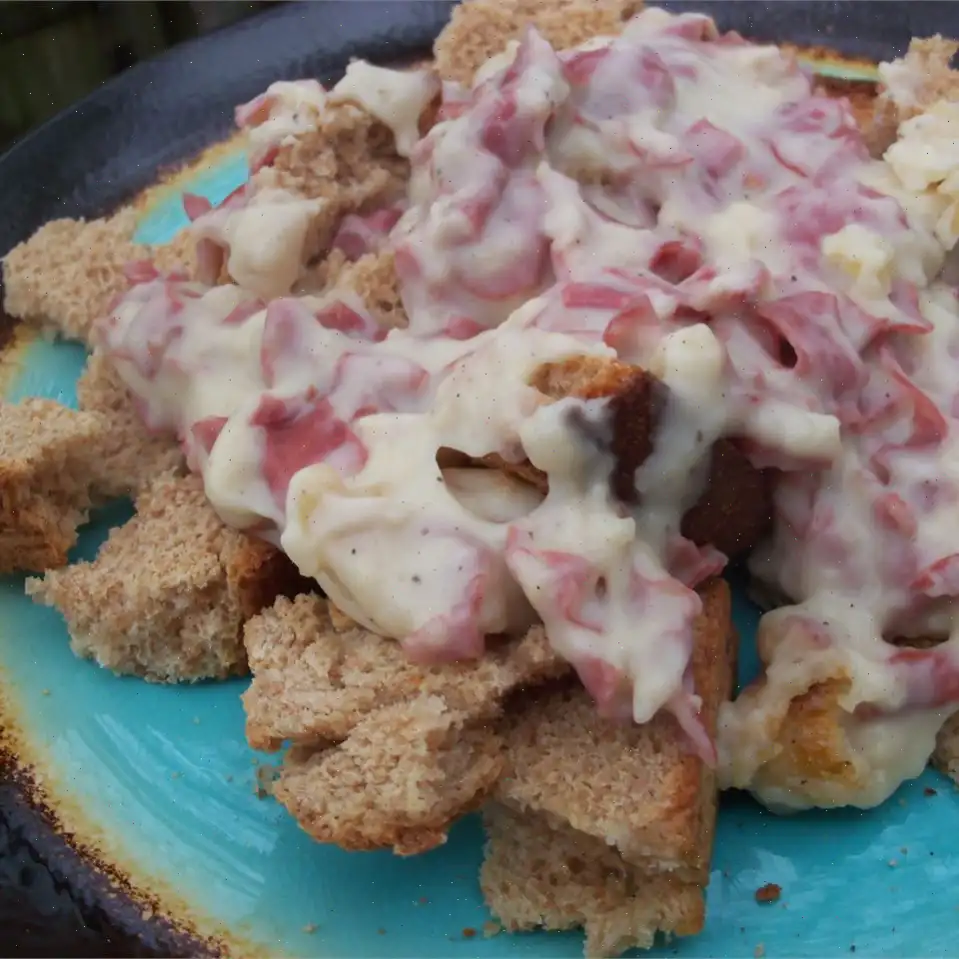 Mom's Easy Creamed Chipped Beef on Toast Recipe