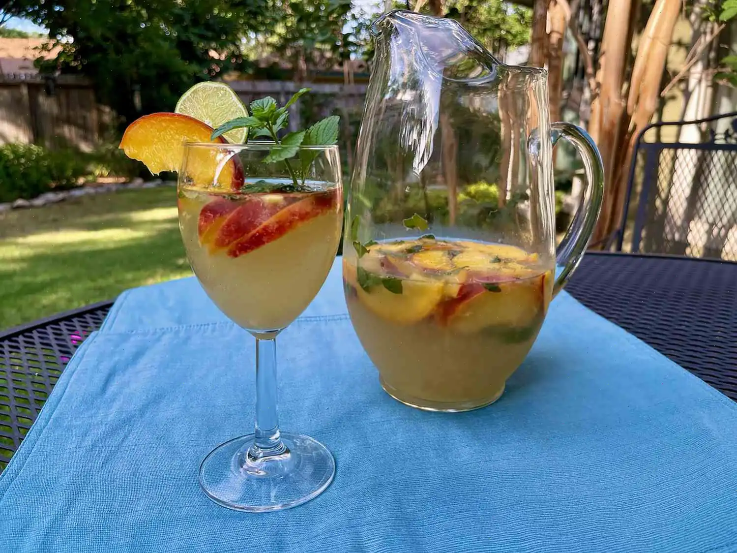 Sparkling Peach Sangria Recipe