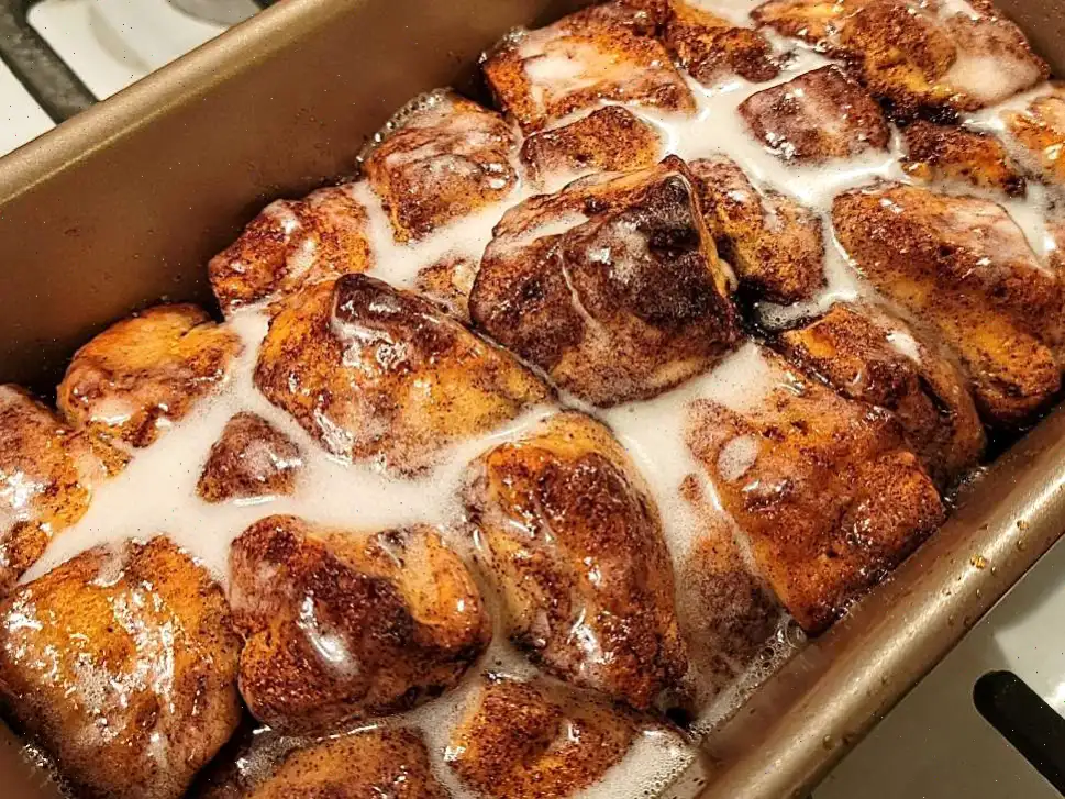 Cinnamon Roll Monkey Bread