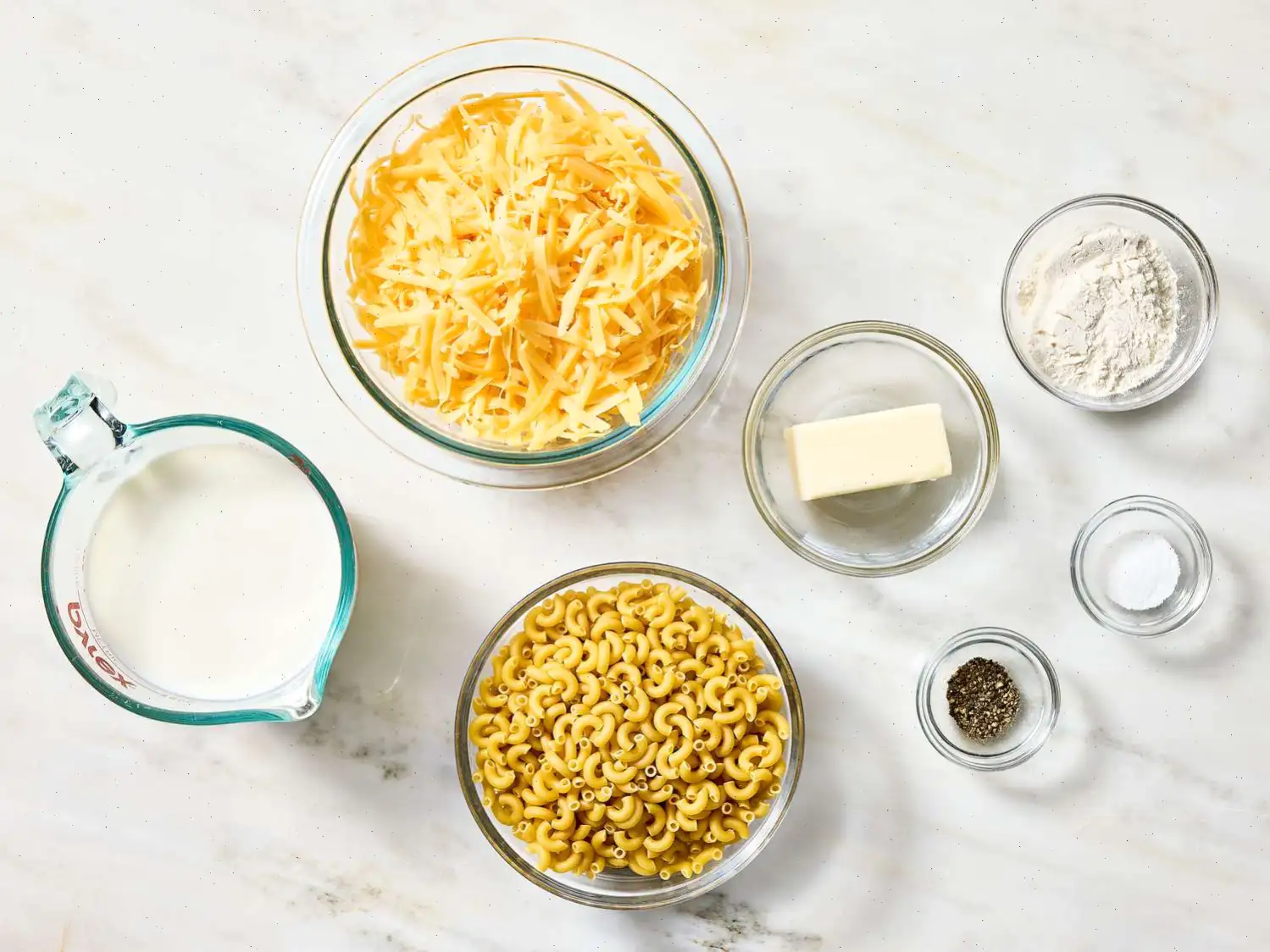 Simple Macaroni and Cheese Recipe (with Video)