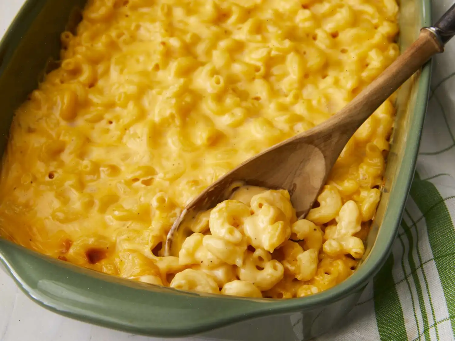 Mom's Favorite Baked Mac and Cheese Recipe