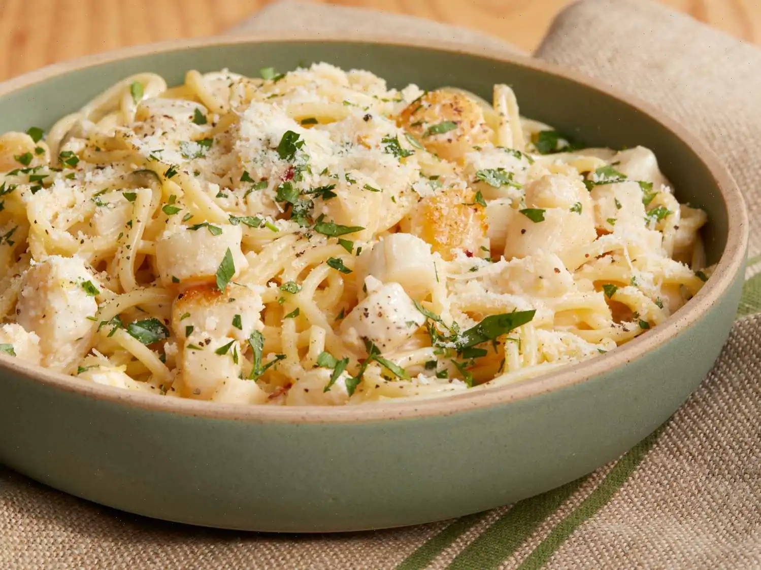 Creamy Bay Scallop Spaghetti Recipe