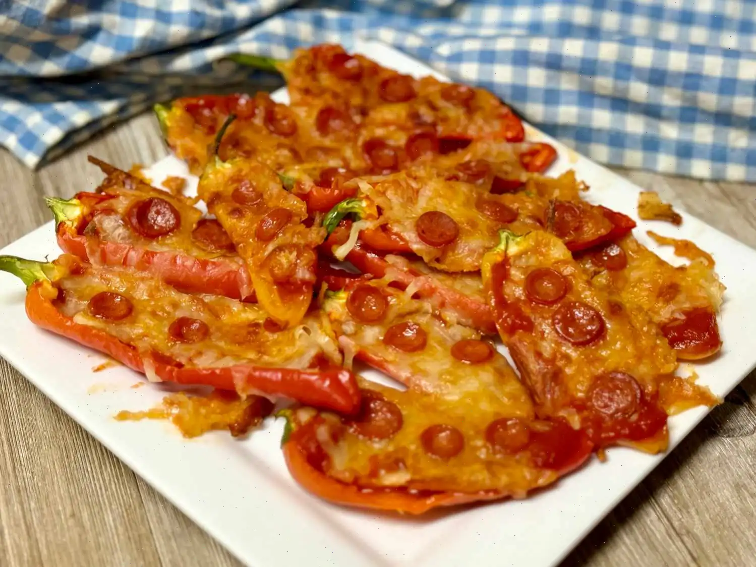 4-Ingredient Pepper Pizza Bites Recipe