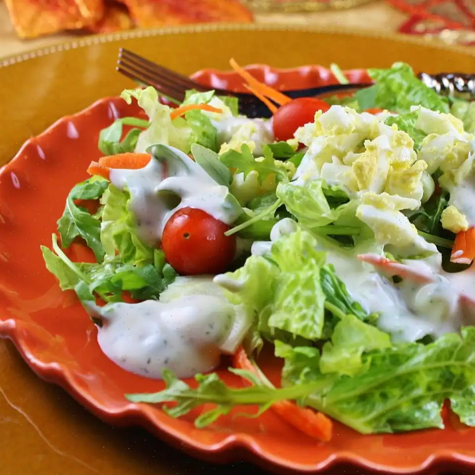 Homestyle Garlic Ranch Dressing Recipe