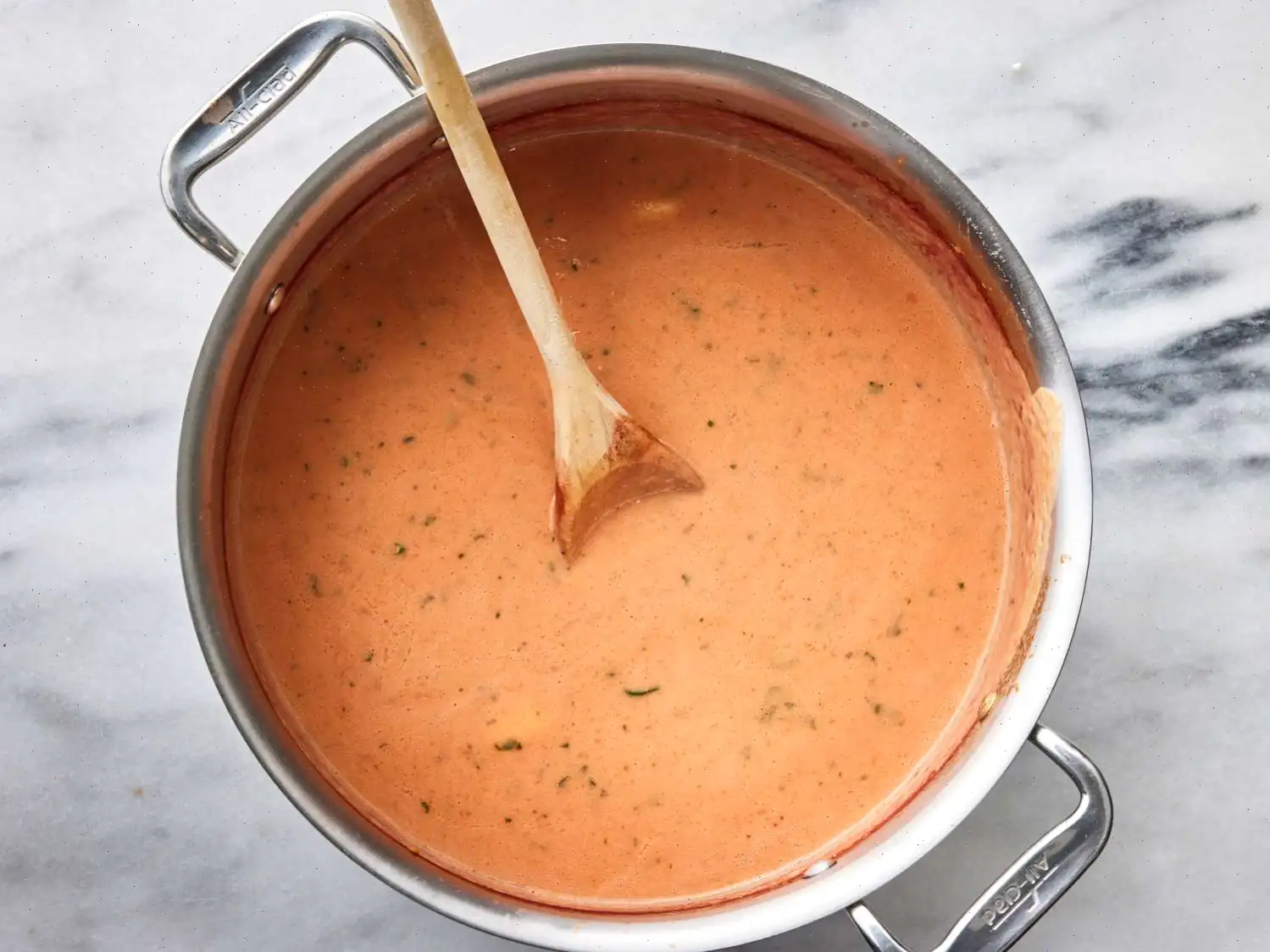 Rich and Creamy Tomato Basil Soup Recipe