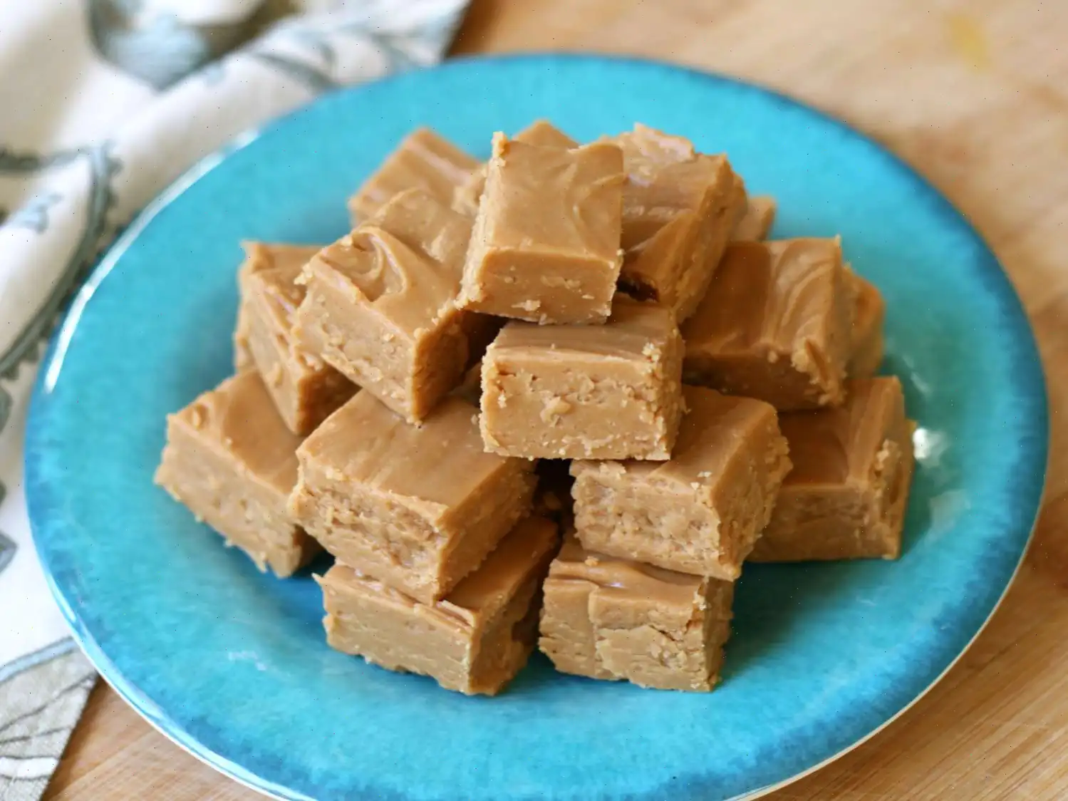 Easy Two-Ingredient Peanut Butter Fudge Recipe