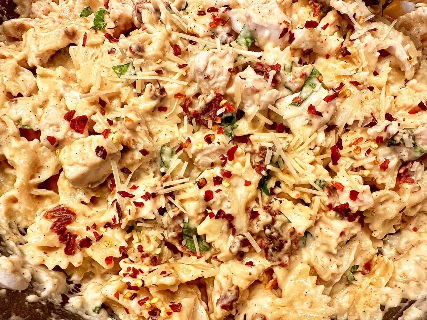 Creamy Chicken and Sundried Tomato Pasta Recipe