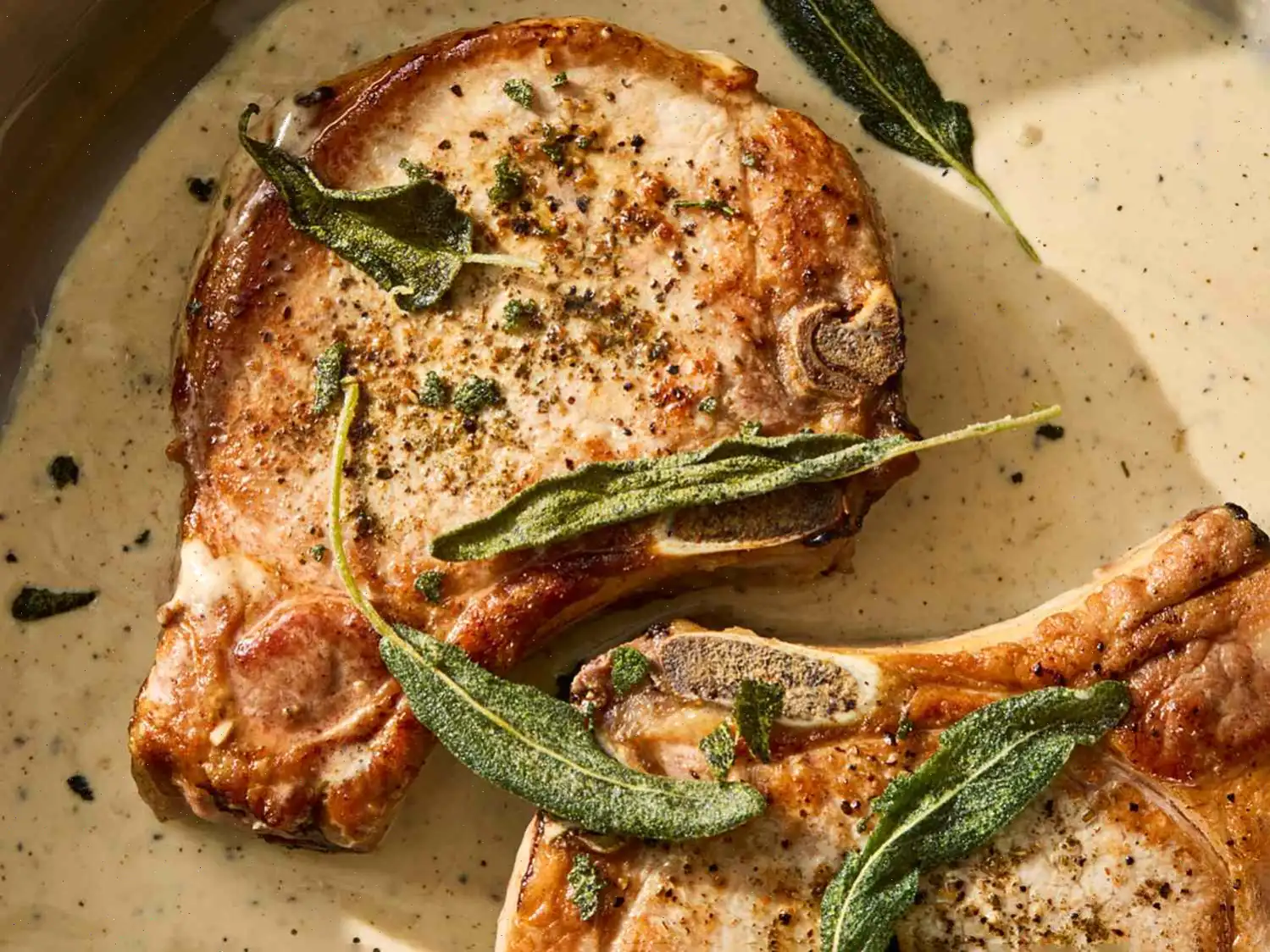Creamy Sage and Garlic Pork Chops Recipe