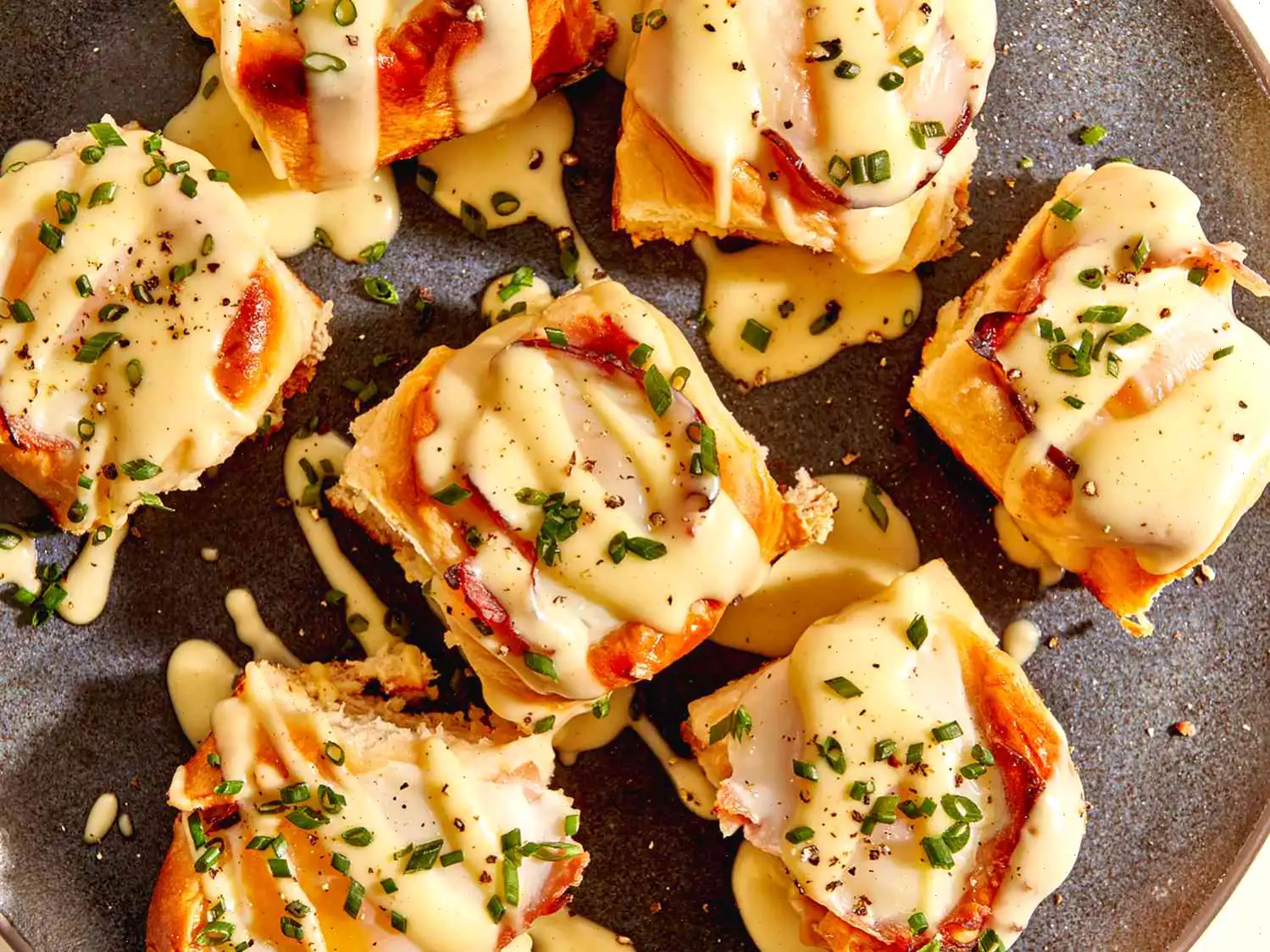 Easy Eggs Benedict Breakfast Sliders Recipe