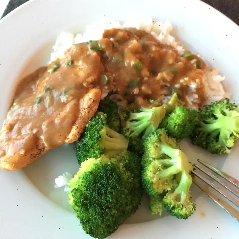 Chicken Breasts with Chipotle Green Onion Gravy Recipe