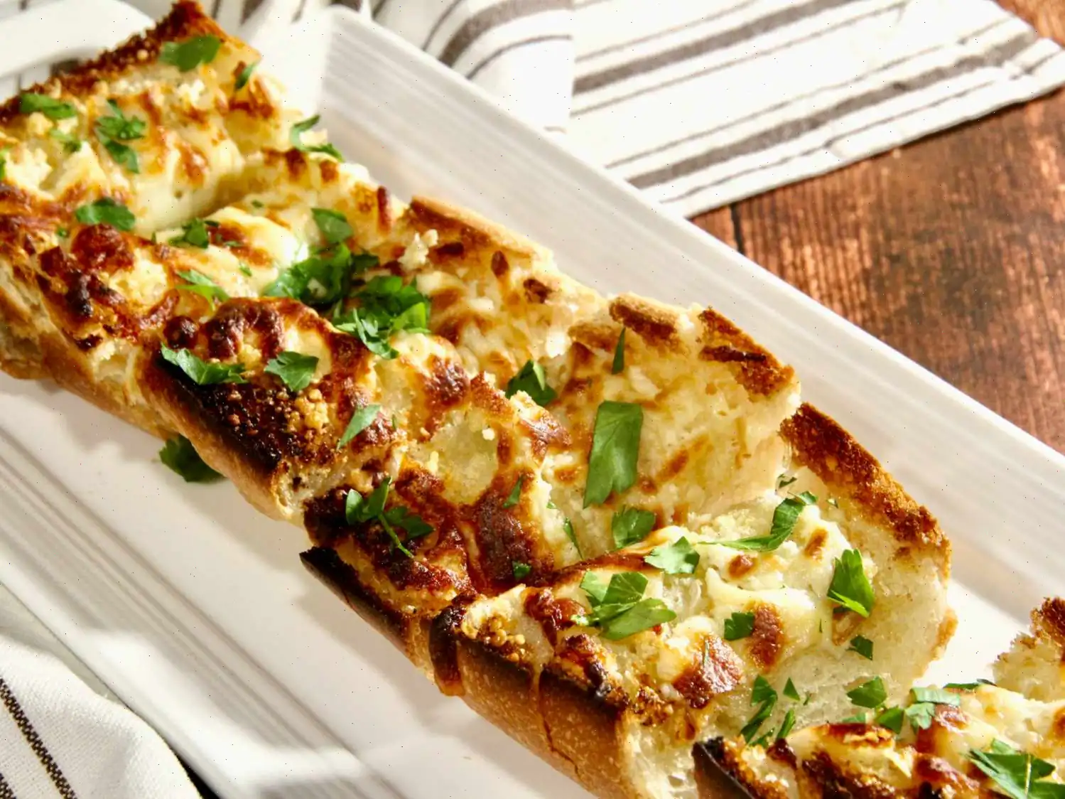 Cheesy Garlic Bread Recipe