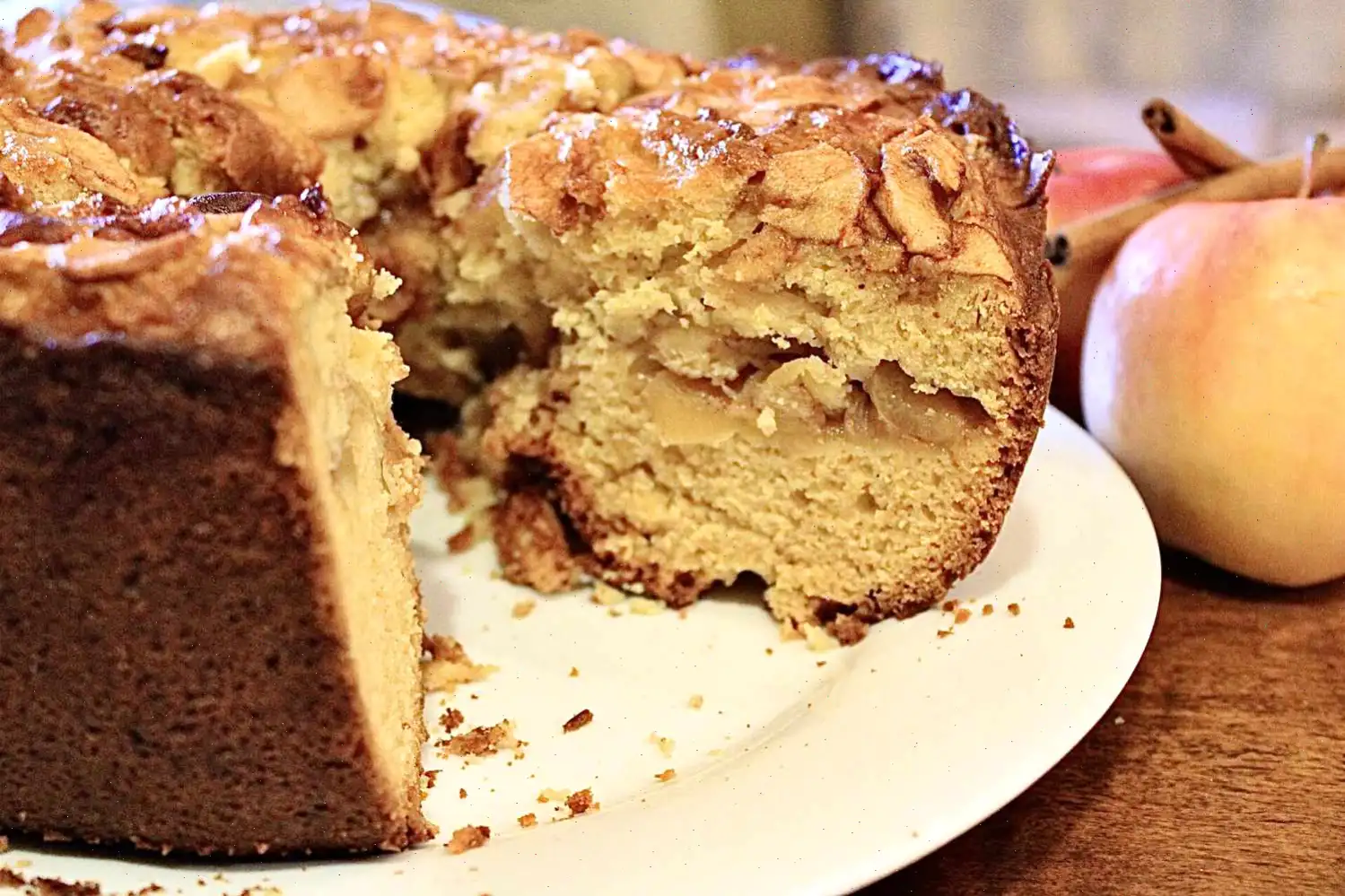 Mom's Favorite Jewish Apple Cake Recipe