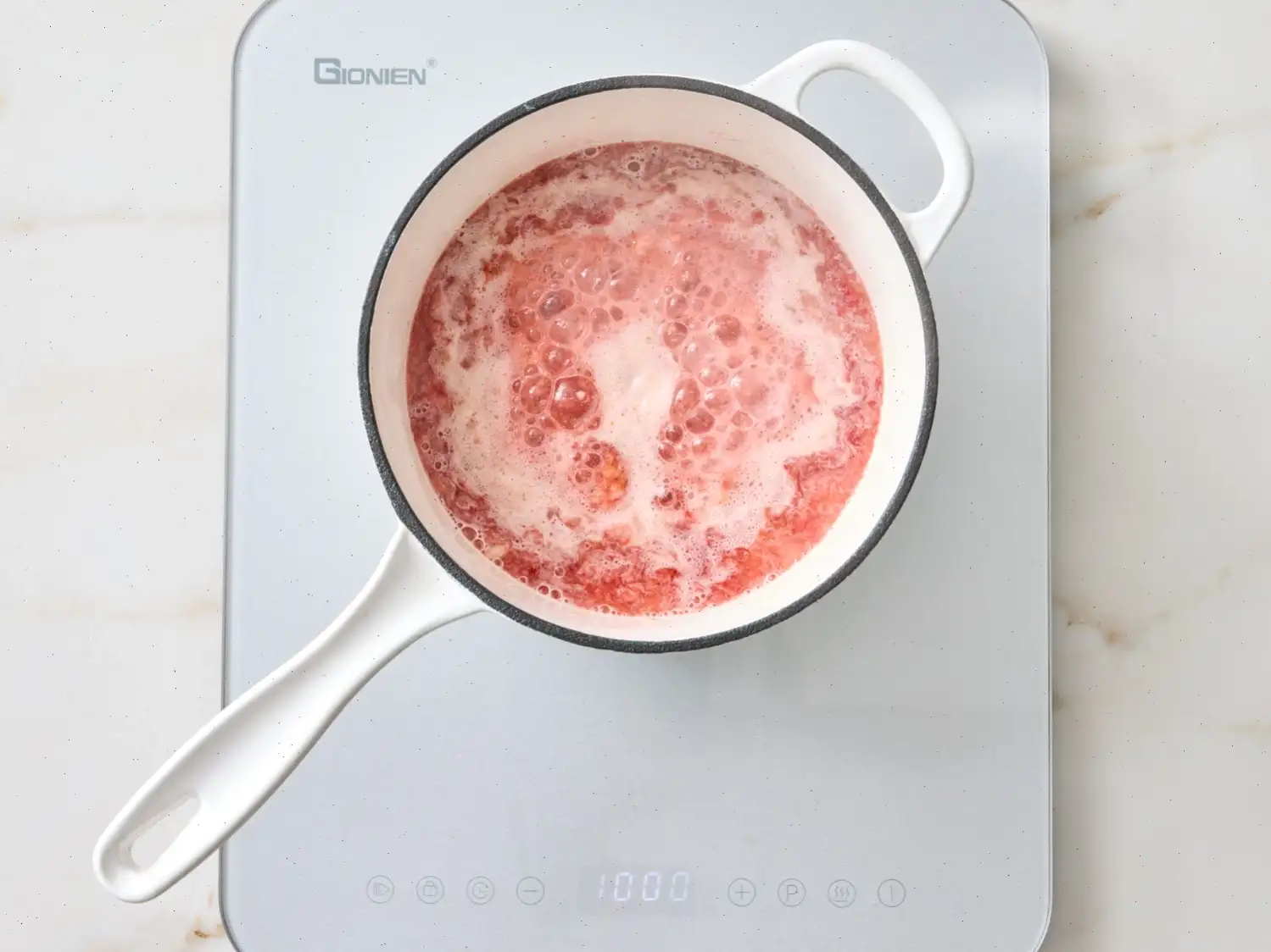 Strawberry Tiramisu Roll Recipe