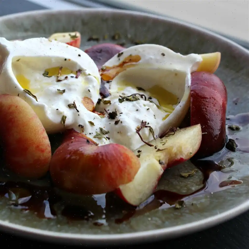 Peach Burrata Salad Recipe