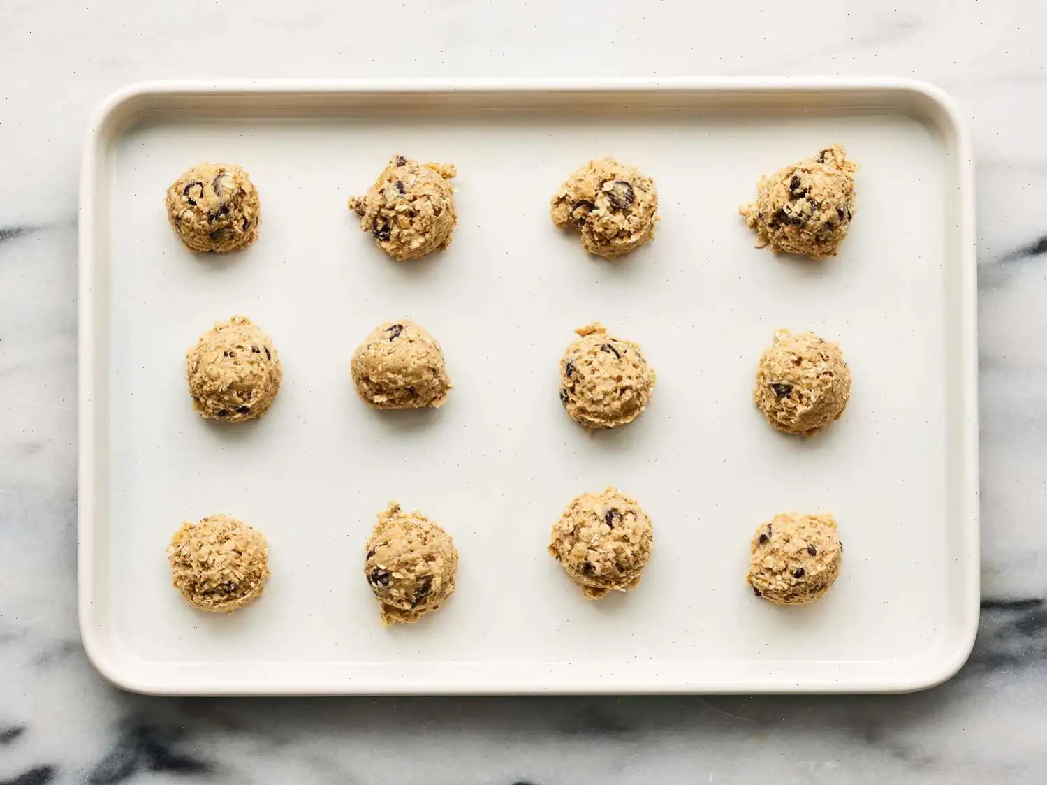 Chewy Chocolate Chip Oatmeal Cookies Recipe