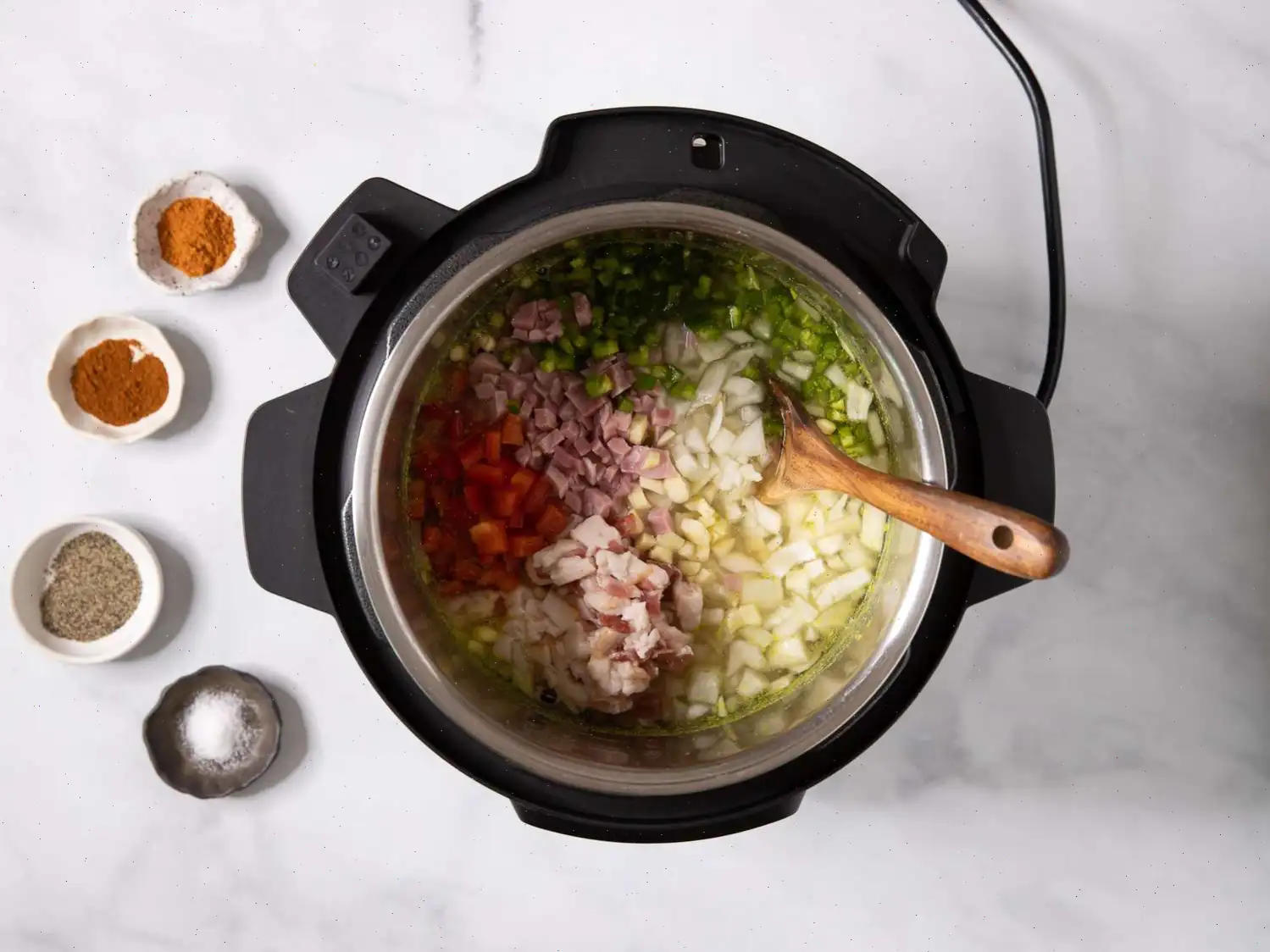 Slow Cooker Spicy Black-Eyed Peas Recipe