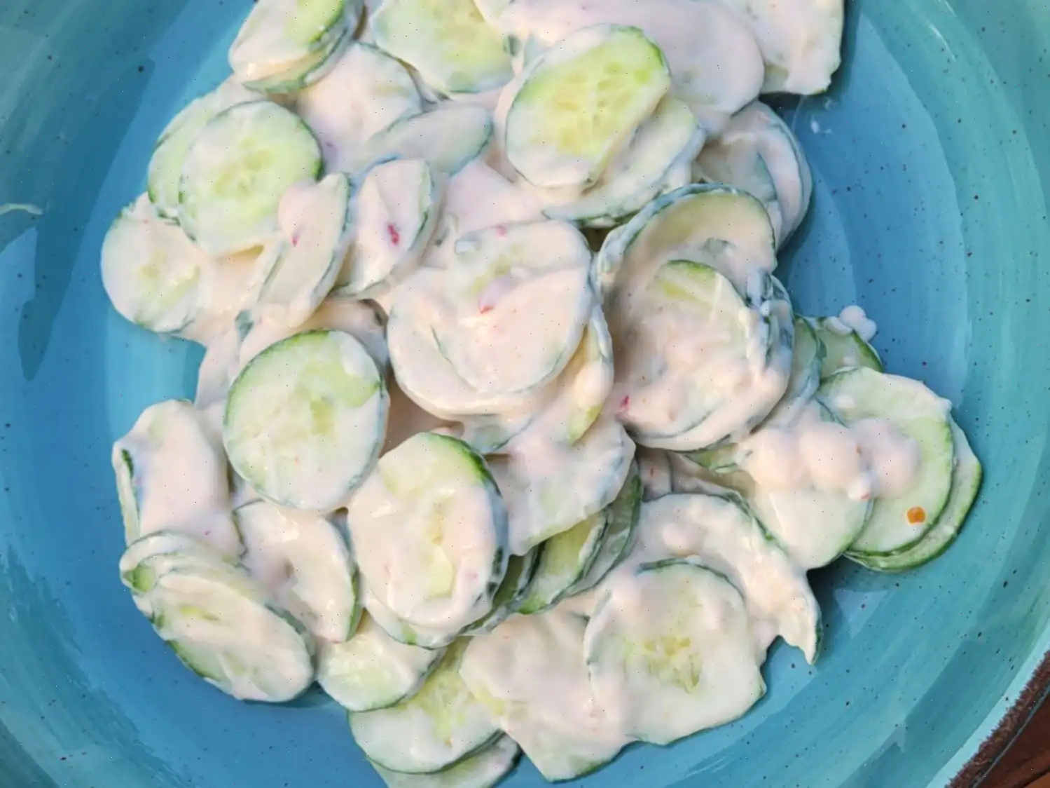 Receta de ensalada picante y cremosa de pepino