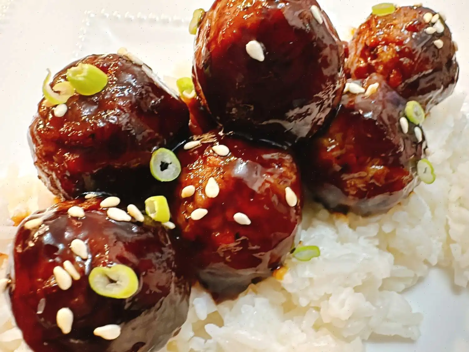 Saucy Sesame Gochujang Meatballs Recipe