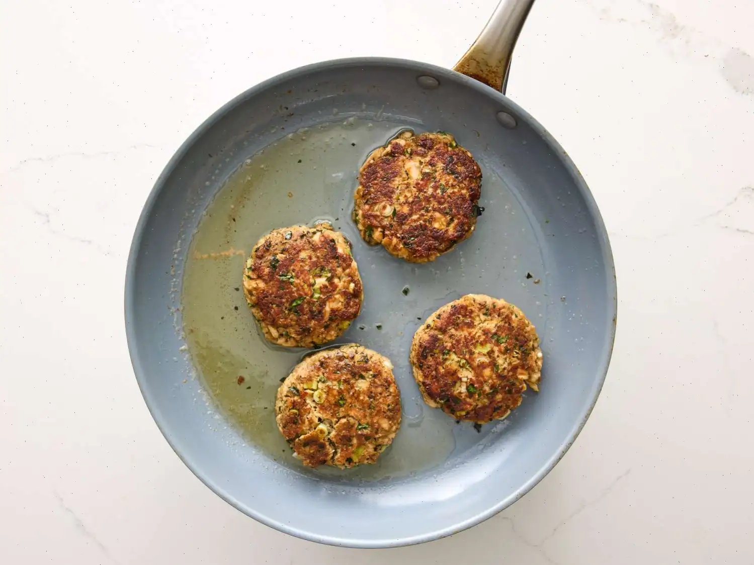 Scrumptious Salmon Cakes Recipe