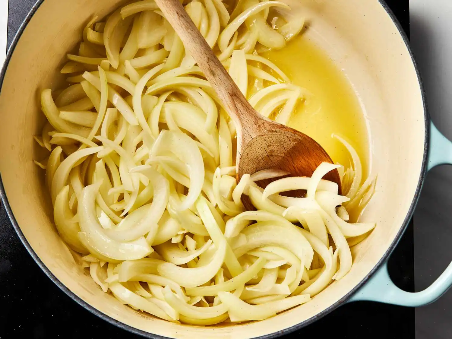 Rich and Simple French Onion Soup Recipe