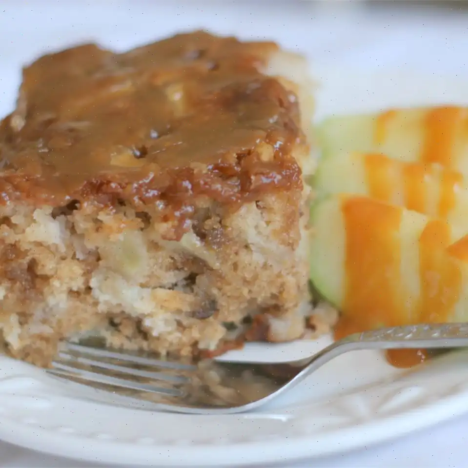 Moist Apple and Walnut Cake Recipe