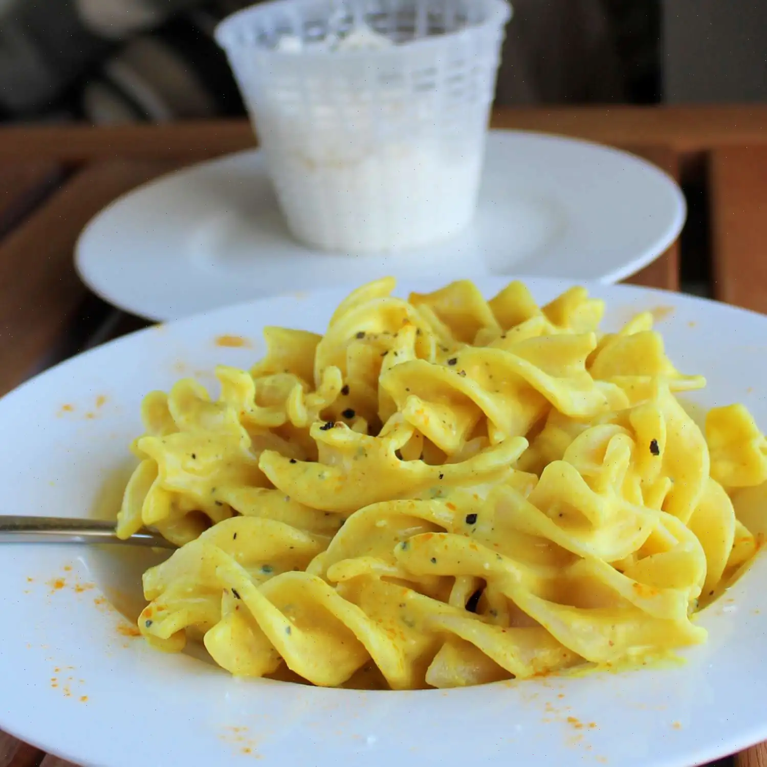 Pasta with Ricotta and Turmeric Recipe