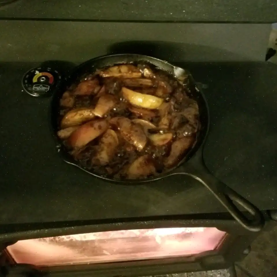 Copycat Famous Dave's Drunken Rum Apples Recipe