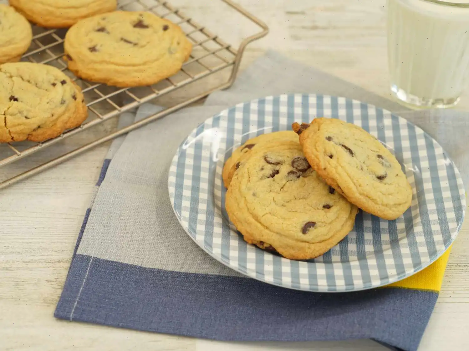 Best Chocolate Chip Cookies Recipe (with Video)