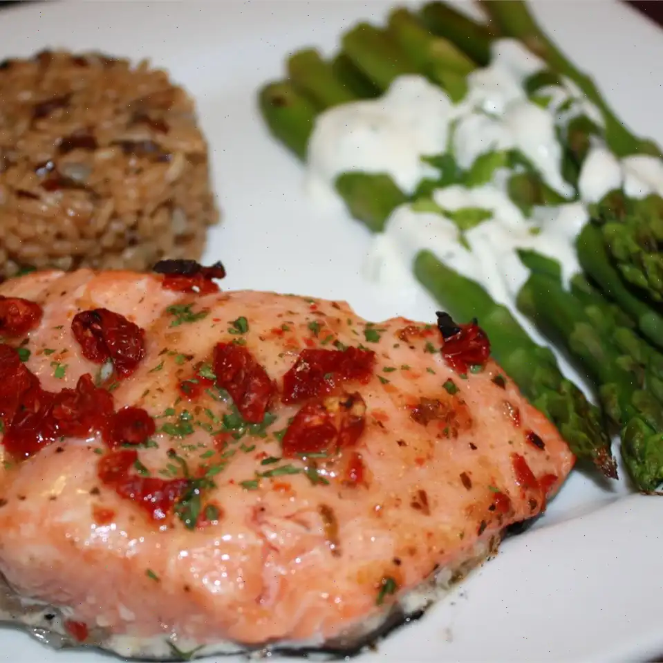 Sun-Dried Tomato Cedar Plank Salmon Recipe