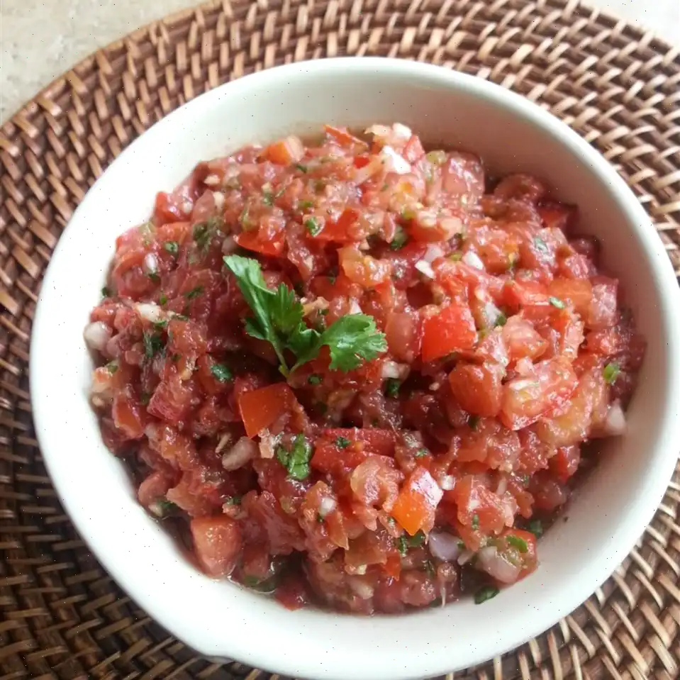 Jen's Fresh and Spicy Salsa Recipe
