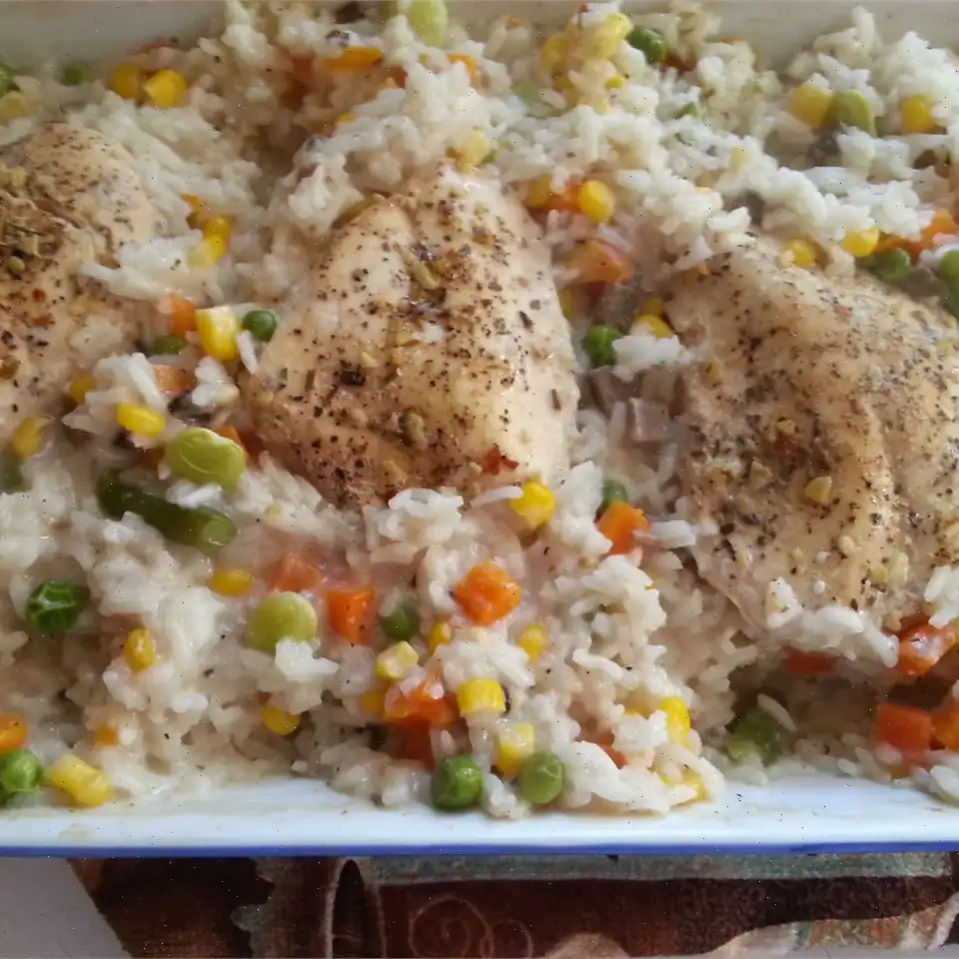 Campbell's Cheesy Chicken and Rice Casserole Recipe
