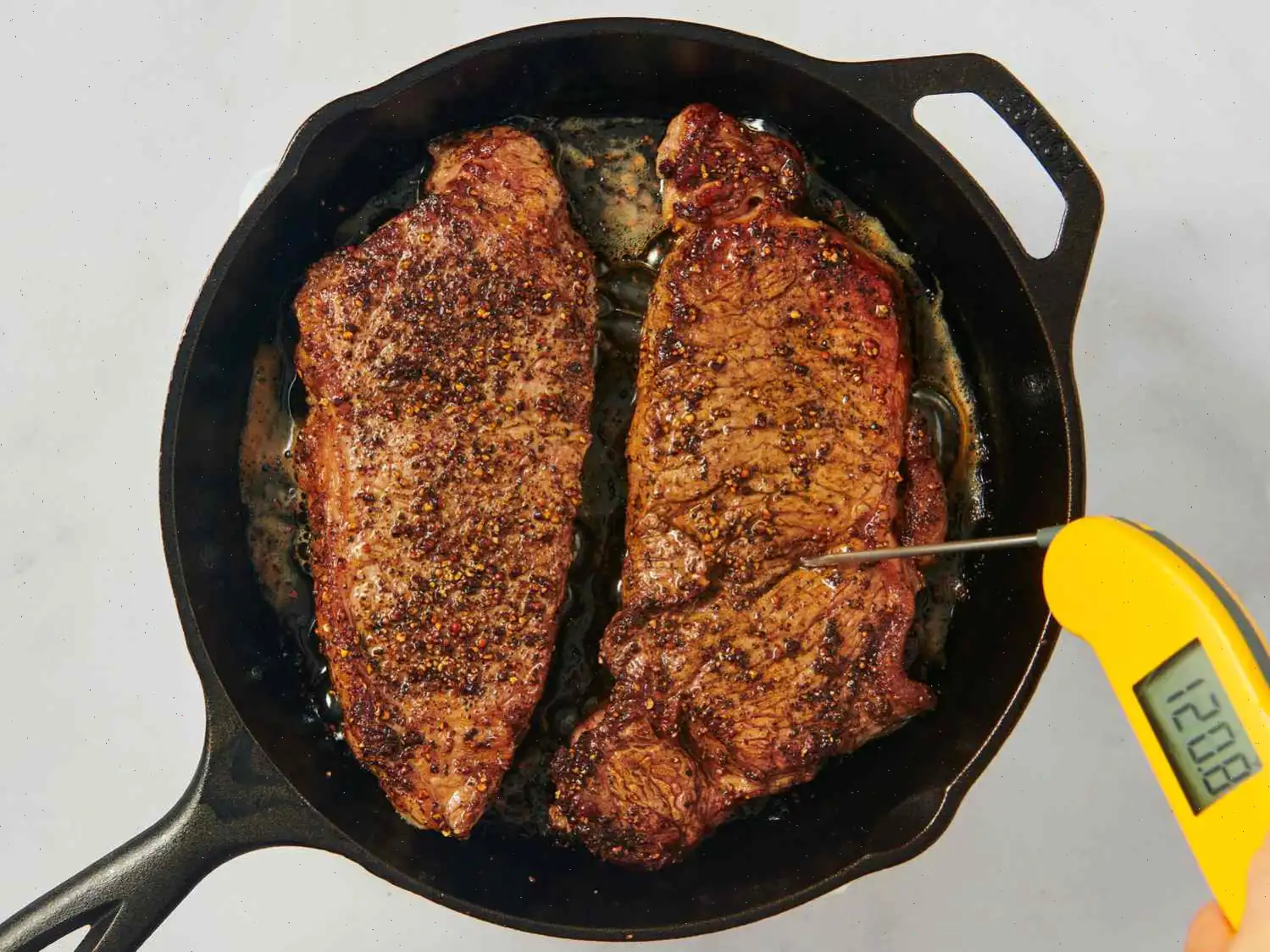 Steak with Creamy Peppercorn Sauce Recipe