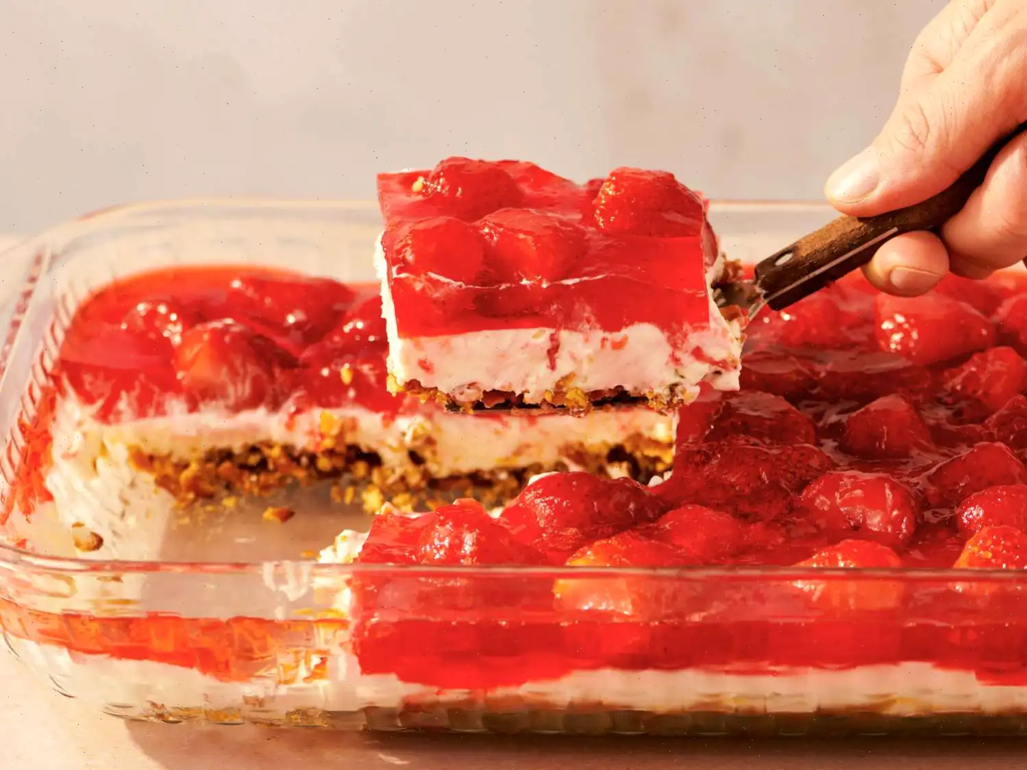 Strawberry Pretzel Salad Recipe