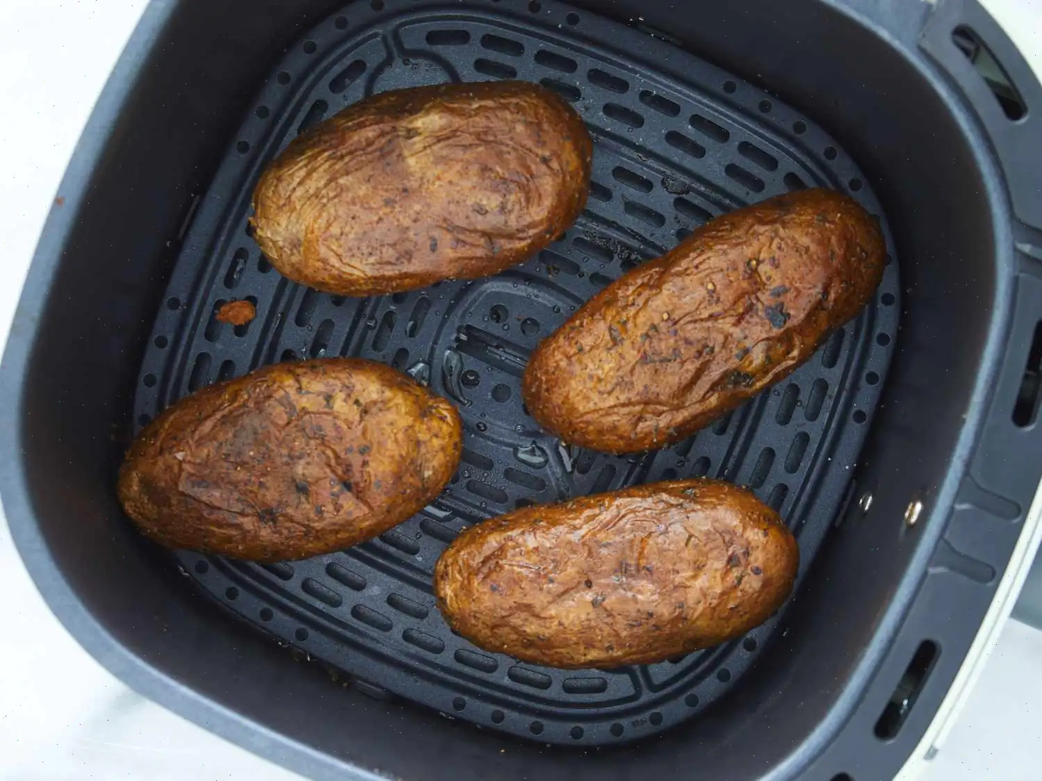 Easy Air Fryer Baked Potatoes Recipe