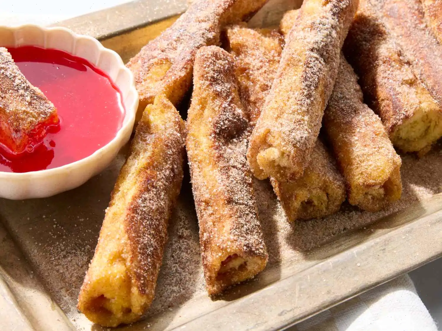 Strawberry Churro Roll Ups Recipe