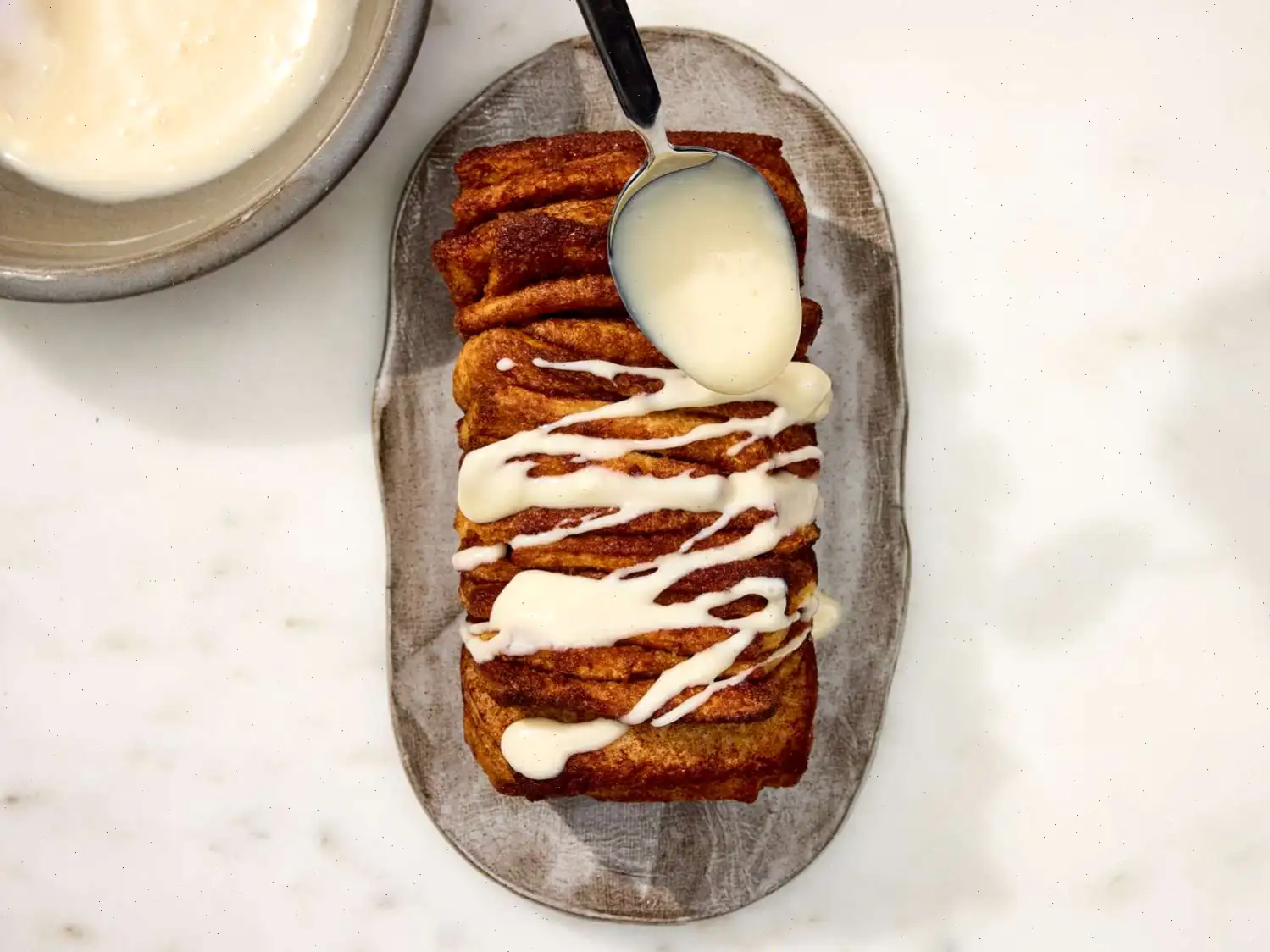 Cinnamon Roll Pull-Apart Toast Recipe