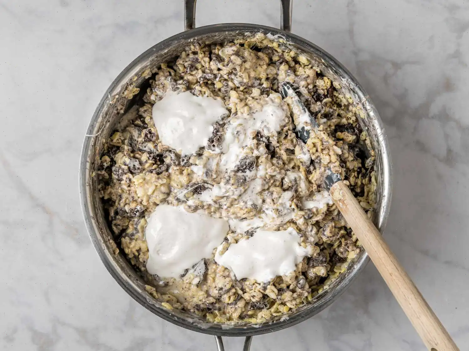 Cookies and Cream Rice Krispie Treats Recipe
