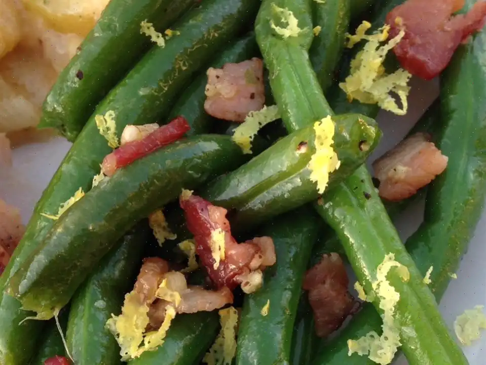 Bacon-Garlic Green Beans Recipe