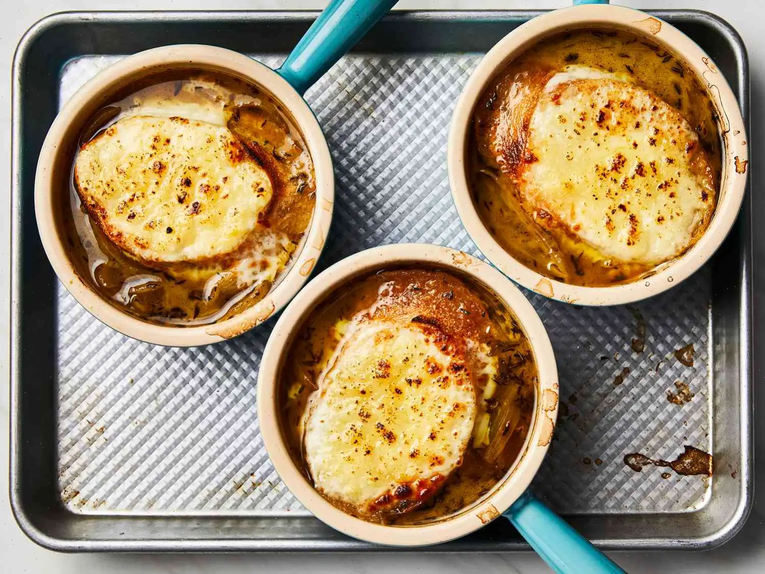 Rich and Simple French Onion Soup Recipe