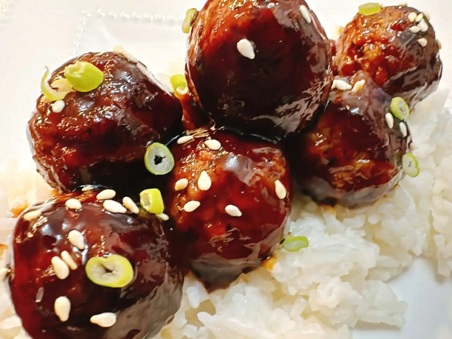 Saucy Sesame Gochujang Meatballs Recipe