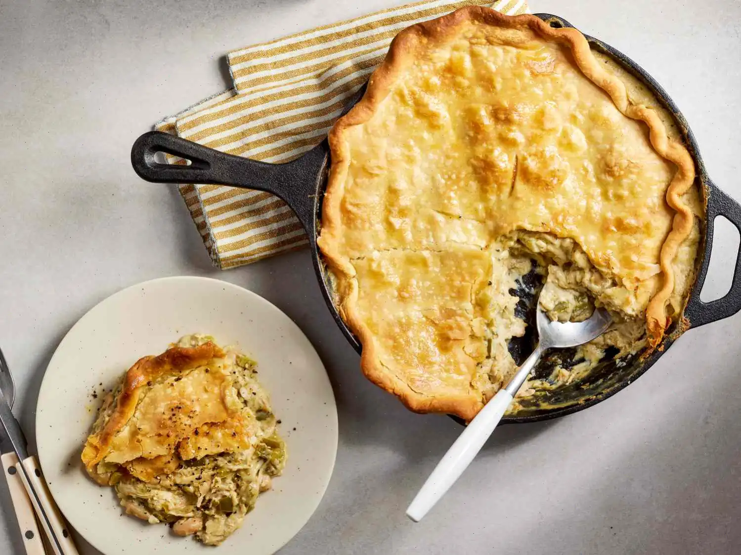 White Chicken Chili Pot Pie Recipe