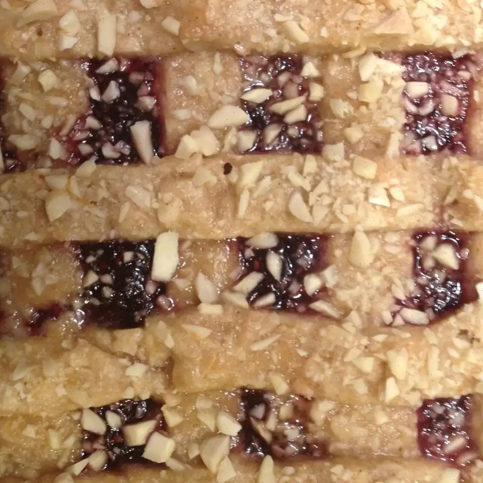 Linzer Cookie Bars Recipe